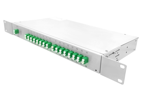 1U Rack Mount 1 × 32 SM Fiber Optic PLC Splitter 19 بوصة LC / APC موصل